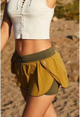 Fee People Movement Schooling You Shorts in Wheat/Olive green with pockets XS